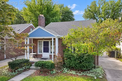 22010 Colony St, Saint Clair Shores, MI 48080