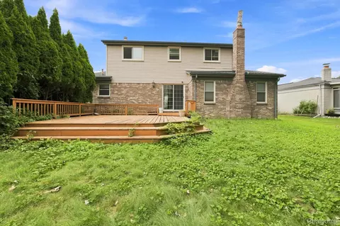 Exterior - 18238 Red Oaks Dr, Macomb, MI 48044 photo 8 of 10