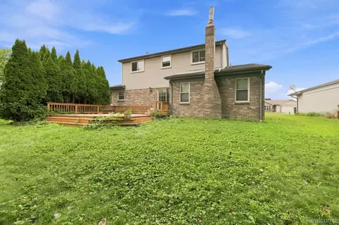 Exterior - 18238 Red Oaks Dr, Macomb, MI 48044 photo 7 of 10