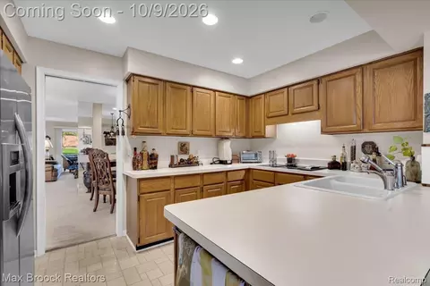 Kitchen - 7133 Bridge Way, West Bloomfield, MI 48322 photo 2 of 3