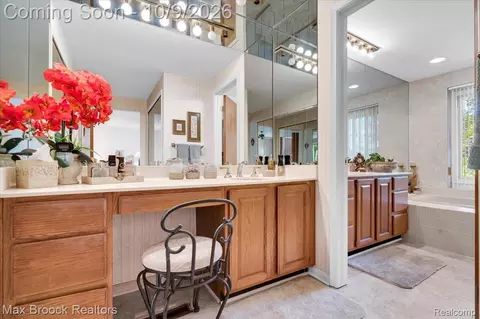 Bath - 7133 Bridge Way, West Bloomfield, MI 48322 photo 1 of 5