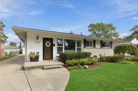 22931 Lingemann St, Saint Clair Shores, MI 48080