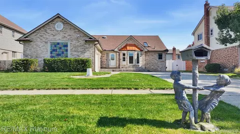 43940 Cadburry Dr, Clinton Township, MI 48038