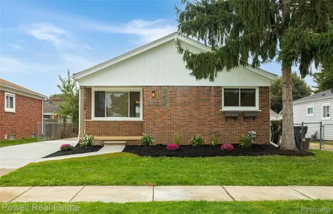 21706 Avalon St, Saint Clair Shores, MI 48080