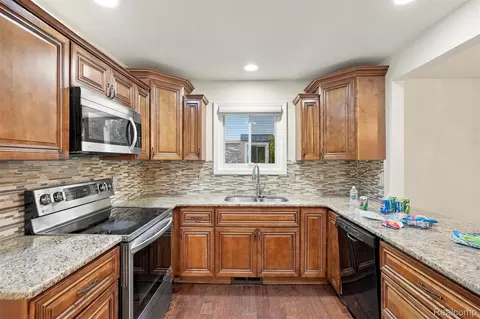 Kitchen - 50576 Commons Dr, Macomb, MI 48042 photo 2 of 3