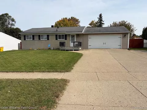 1373 Athlone St, Oxford, MI 48371