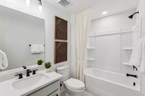 Bath - 295 Lantana Dr, Brighton, MI 48116 photo 2 of 2