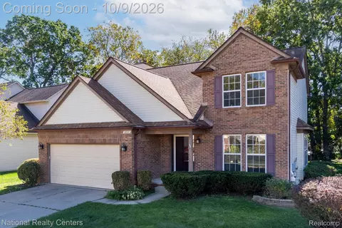 2227 Forest Hills Dr, Orion, MI 48359