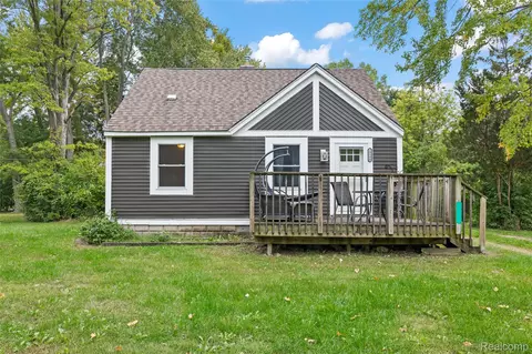 19590 Parkville St, Livonia, MI 48152