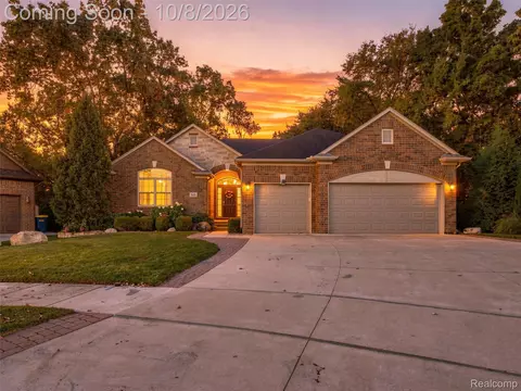 3127 Ramzi Ln, Auburn Hills, MI 48326