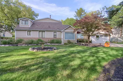 30450 Wentworth St, Livonia, MI 48154