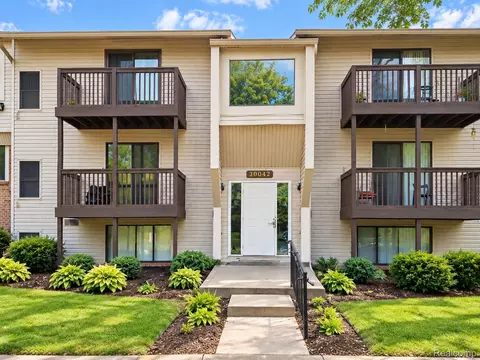 30042 W 12 Mile Rd #50, Farmington Hills, MI 48334
