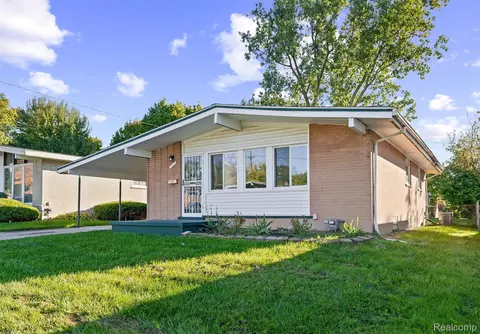 466 Thors St, Pontiac, MI 48342