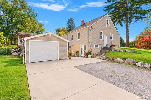 1566 Joslyn Ave, Pontiac, MI 48340