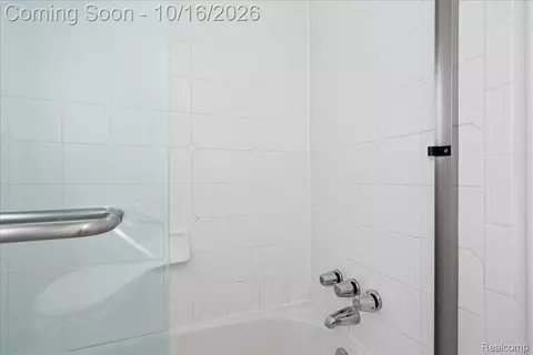 Bath - 1734 Graefield Rd, Birmingham, MI 48009 photo 2 of 2