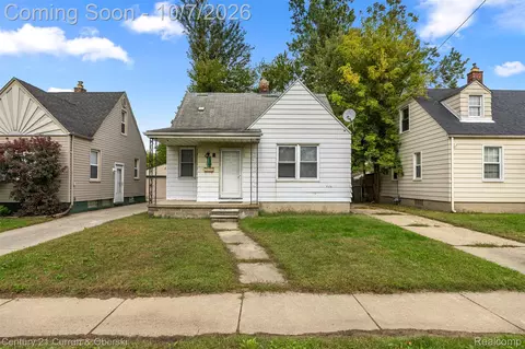 26016 Pennie St, Dearborn Heights, MI 48125
