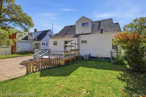 Exterior - 613 E Atherton Rd, Flint, MI 48507 photo 7 of 9