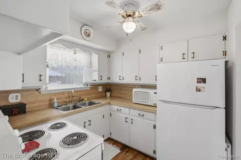 Kitchen - 613 E Atherton Rd, Flint, MI 48507 photo 1 of 2