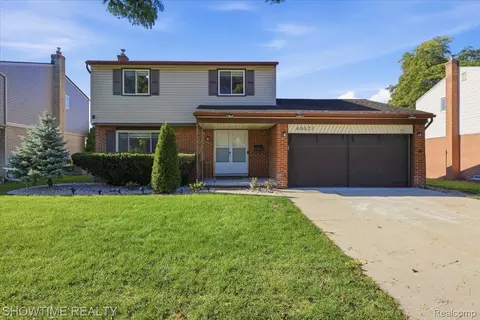 40621 Rinaldi Dr, Sterling Heights, MI 48313