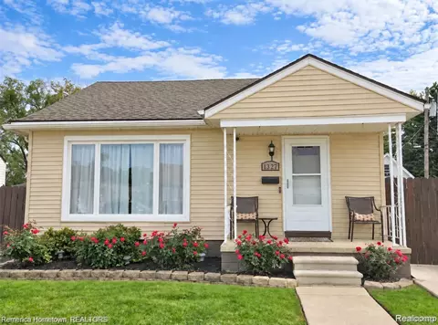 1327 Austin Ave, Lincoln Park, MI 48146