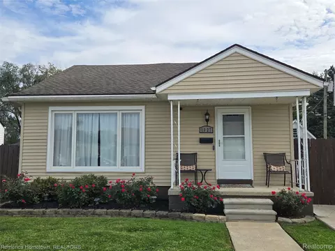 1327 Austin Ave, Lincoln Park, MI 48146