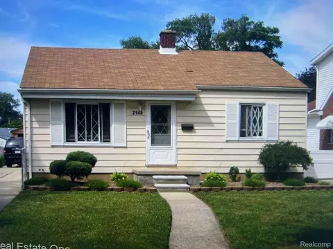 2144 Cleveland Ave, Lincoln Park, MI 48146