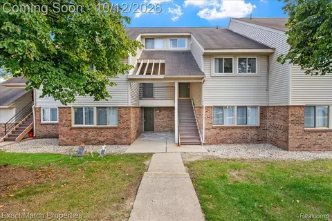 2872 Davison Ave, Auburn Hills, MI 48326