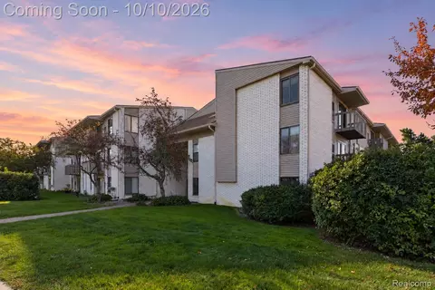 32013 W Twelve Mile Rd, Farmington Hills, MI 48334
