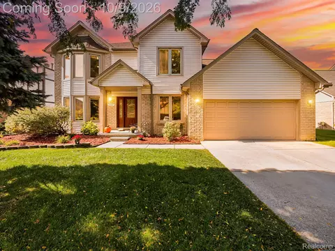44197 Ivory Way Dr, Sterling Heights, MI 48313