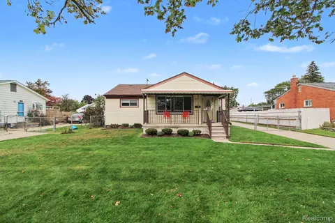 31840 Block Ave, Garden City, MI 48135