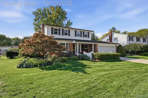 15565 Hix Ct, Livonia, MI 48154