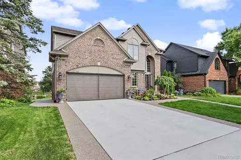 13340 Andover Dr, Plymouth, MI 48170