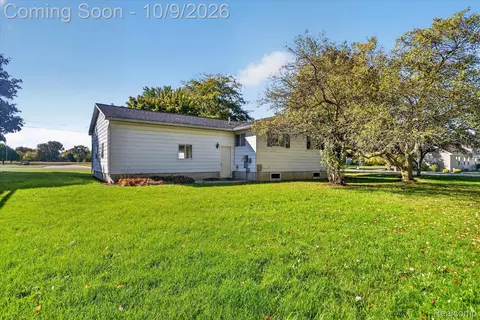 Exterior - 631 S Jeffery Ave, Ithaca, MI 48847 photo 2 of 2
