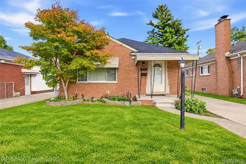6952 Colonial St, Dearborn Heights, MI 48127