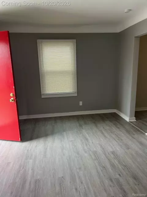 9078 Artesian St, Detroit, MI 48228 photo 2