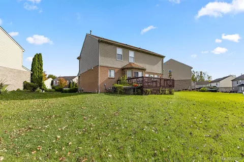 Exterior - 28215 Hillsbriar Dr, Romulus, MI 48174 photo 9 of 10