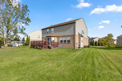 Exterior - 28215 Hillsbriar Dr, Romulus, MI 48174 photo 6 of 10