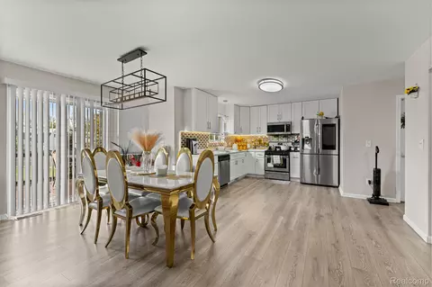 Dining - 28215 Hillsbriar Dr, Romulus, MI 48174 photo 3 of 3
