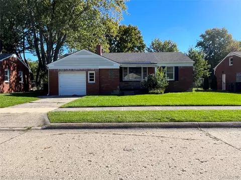 28400 Ursuline St, Saint Clair Shores, MI 48081