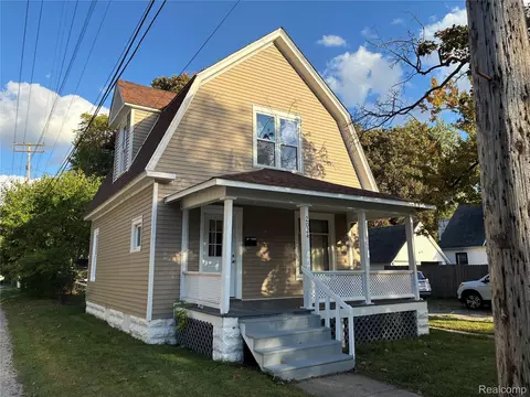 2024 8th St, Port Huron, MI 48060