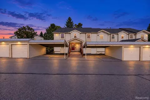 4998 Oak Hill Dr Apt Dr #8847, Waterford, MI 48329
