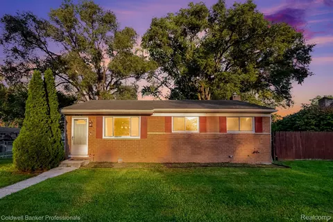 35470 Blairmoor Dr, Clinton Township, MI 48035