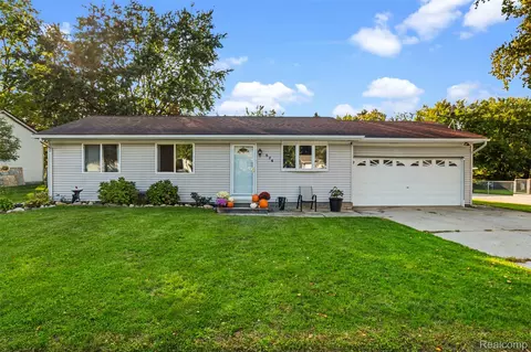 574 Metcalf Dr, Imlay City, MI 48444