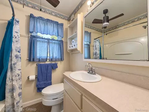 Bath - 11 Custer Ct, Monroe, MI 48161 photo 1 of 4