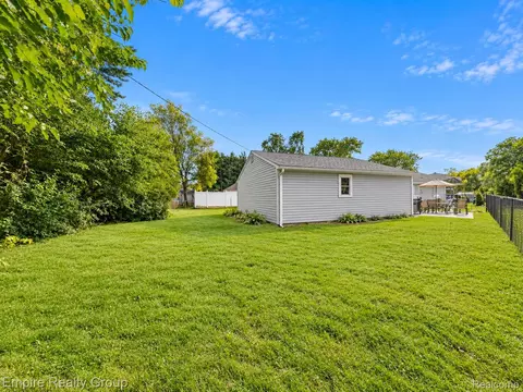 Exterior - 11 Custer Ct, Monroe, MI 48161 photo 11 of 11