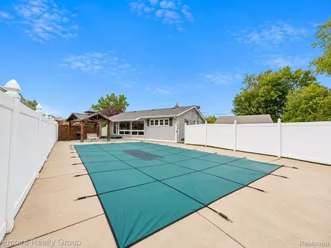 Exterior - 11 Custer Ct, Monroe, MI 48161 photo 3 of 11