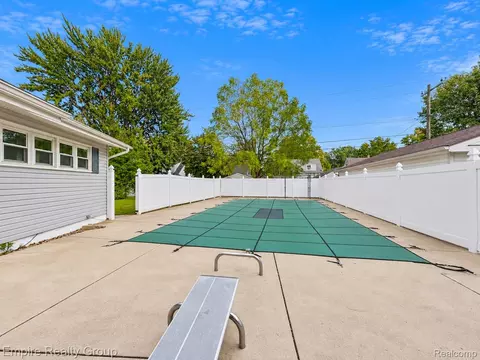 Exterior - 11 Custer Ct, Monroe, MI 48161 photo 6 of 11