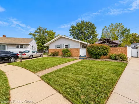Exterior - 11 Custer Ct, Monroe, MI 48161 photo 1 of 11