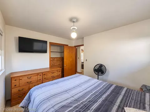 Bedroom - 11 Custer Ct, Monroe, MI 48161 photo 3 of 6