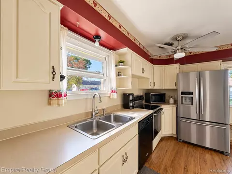 Kitchen - 11 Custer Ct, Monroe, MI 48161 photo 1 of 3